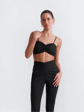 Black Ruched Cropped Sport Bra